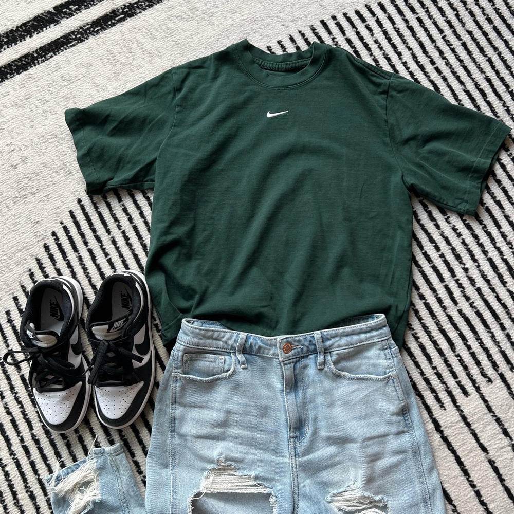 The Boxy Nike Tee XS
